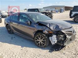 تۆیۆتا کامری